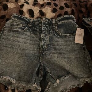 Blue jean shorts 28